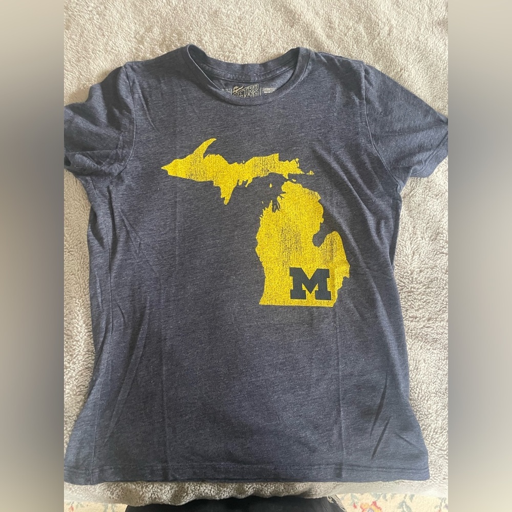 UM Michigan map t shirt